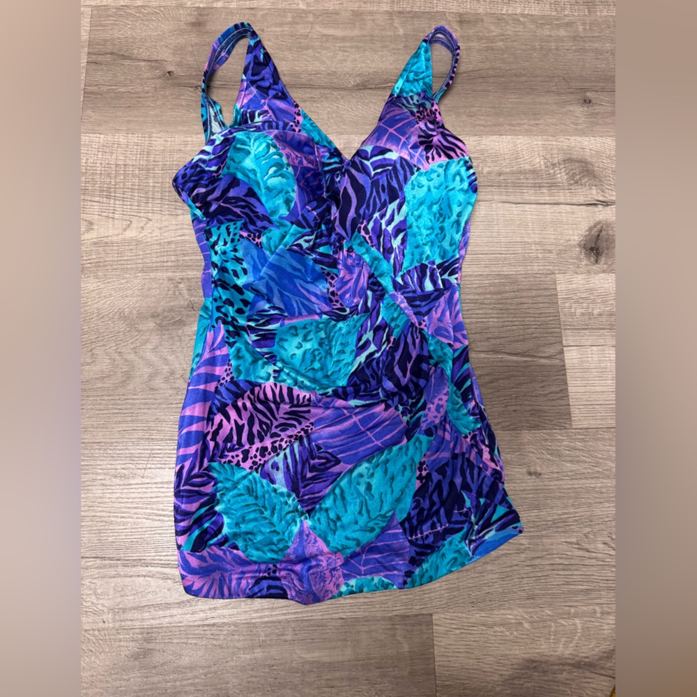 Jantzen Women’s Vibrant  One Piece Swimsuit